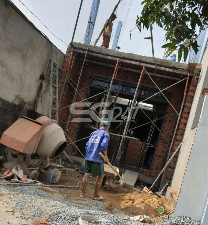 Tờ 74 thửa 83, hình ảnh căn nhà đang được thi công trên đất nông nghiệp