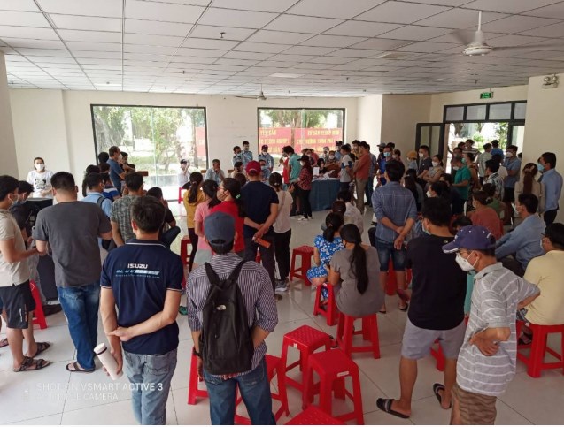 Tại buổi đối thoại, phía chủ đầu tư né tránh nhiều câu hỏi từ các hộ dân chung cư Tecco Tower Bình Tân