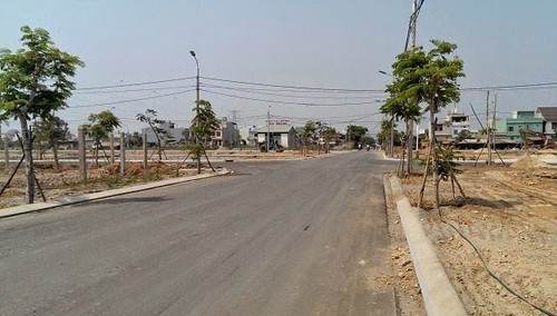Nhiều nhà đầu tư lỡ đu đỉnh thị trường bất động sản Đà Nẵng, Quảng Nam nay tìm cách thoát hàng. Ảnh minh hoạ