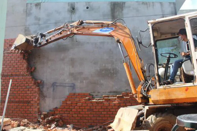 UBND phường Trảng Dài, TP Biên Hòa, tỉnh Đồng Nai thực hiện cưỡng chế 1 công trình nhà ở xây dựng trên đất nông nghiệp tại khu phố 4C