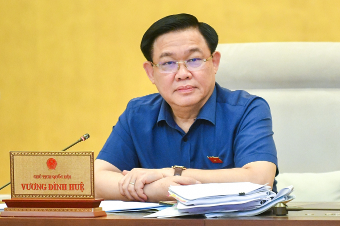 Chủ tịch Quốc hội Vương Đình Huệ nêu ý kiến tại phiên họp GIA HÂN