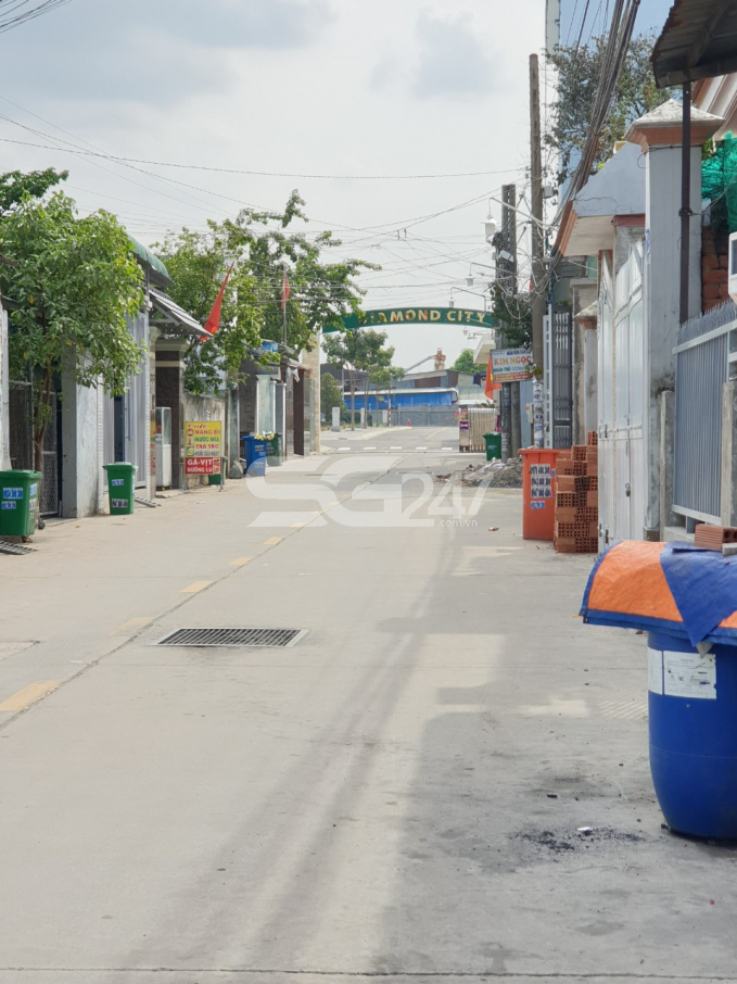 Đường bê tông hẻm 48 hướng vào dự án Diamond city