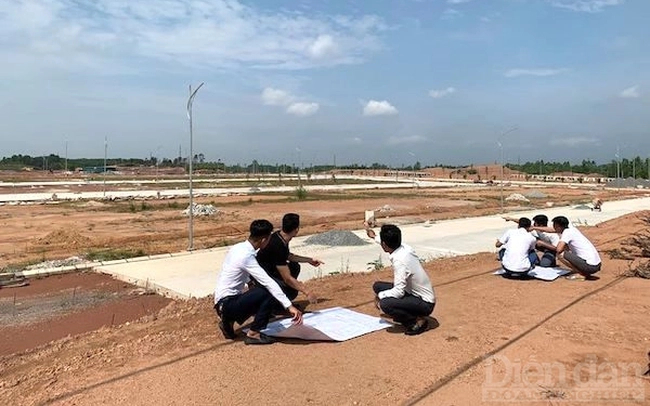 Theo Bộ trưởng Bộ TNMT, cải cách hành chính trong quản lý đất đai chưa đáp ứng được yêu cầu thực tiễn, tài chính đất đai và giá đất chưa phản ánh đúng thực tế thị trường (Ảnh: LV)