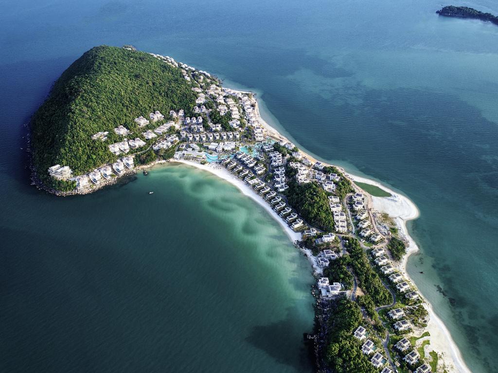 Premier Village Phu Quoc Resort: Toạ lạc tại Mũi Ông Đội - phía Tây Nam của hòn đảo ngọc Phú Quốc, đây là một trong những khu nghỉ dưỡng hiếm hoi trên thế giới sở hữu 2 mặt biển.