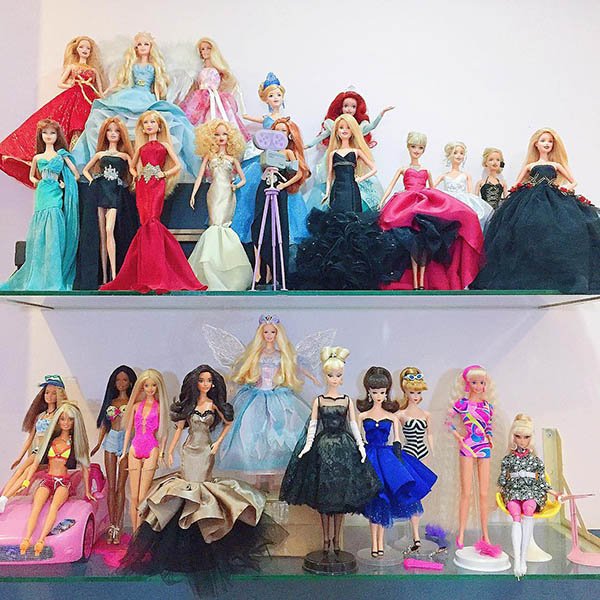 Anh chàng Đào Bá Lộc sở hữu bộ sưu tập hàng trăm con búp bê barbie có giá trị đến cả trăm triệu đồng.