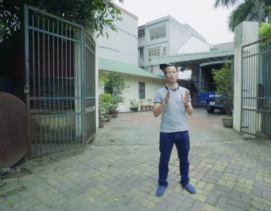 Vlogger Minh Hải thăm nhà Hoàng Đức từ khi Hoàng Đức còn đang thi đấu cho đội tuyển Viettel.