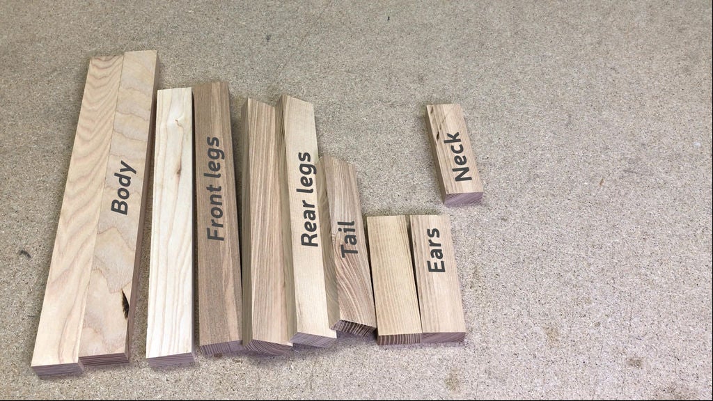 5. Đánh dấu tên các bộ phận cho từng miếng gỗ để tránh nhầm lẫn