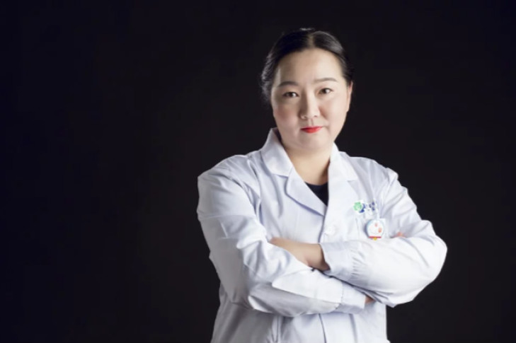 Bác sĩ Zhou Chenyan là Phó trưởng khoa Nhi bệnh viện Nhân dân tỉnh Tứ Xuyên. Ảnh: SCMP