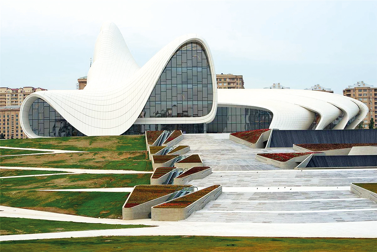 Heydar Aliyev Center (2012) ở Azerbaijan. Nguồn: Archdaily 