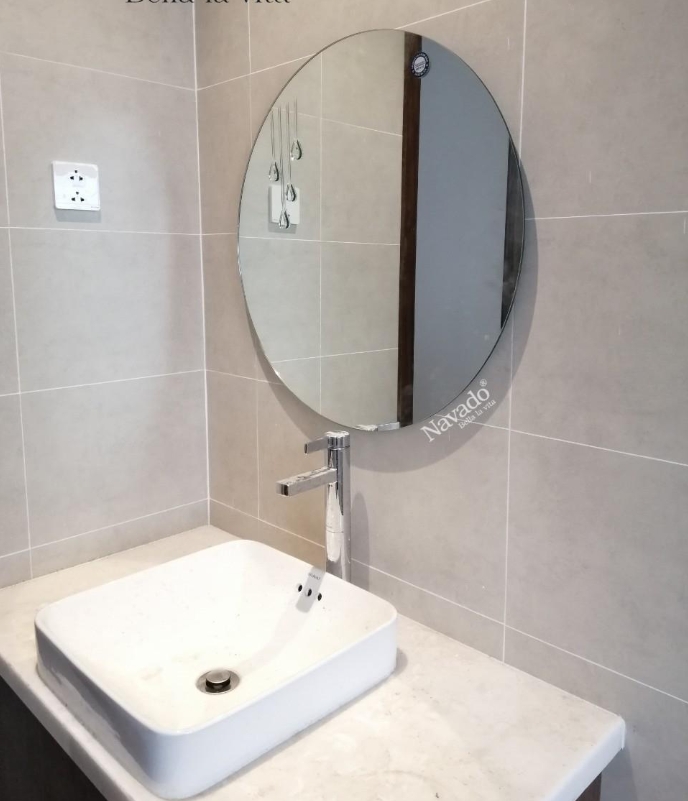 Gương phòng tắm tròn cao cấp với chất liệu gương Bỉ AGC, gương soi trong suốt được bảo hành 2 năm, giá bán: 850.000đ