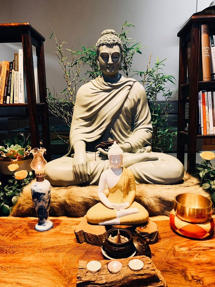Ở mỗi không gian trong nhà anh Minh Minh đều trưng bày tượng Phật.