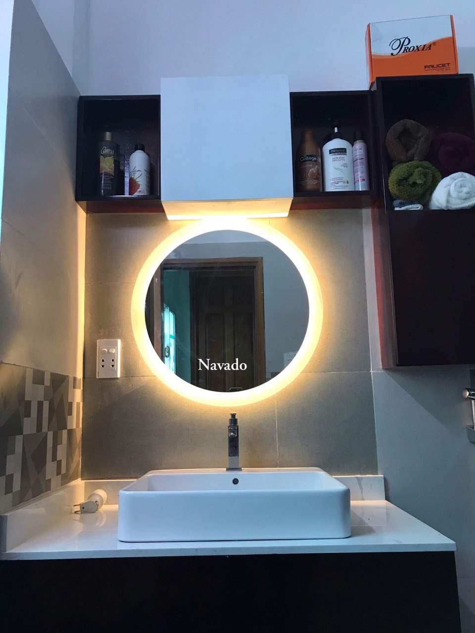 Gương phòng tắm đèn led cao cấp.