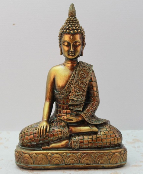 Tượng Phật thiền trên đài sen.