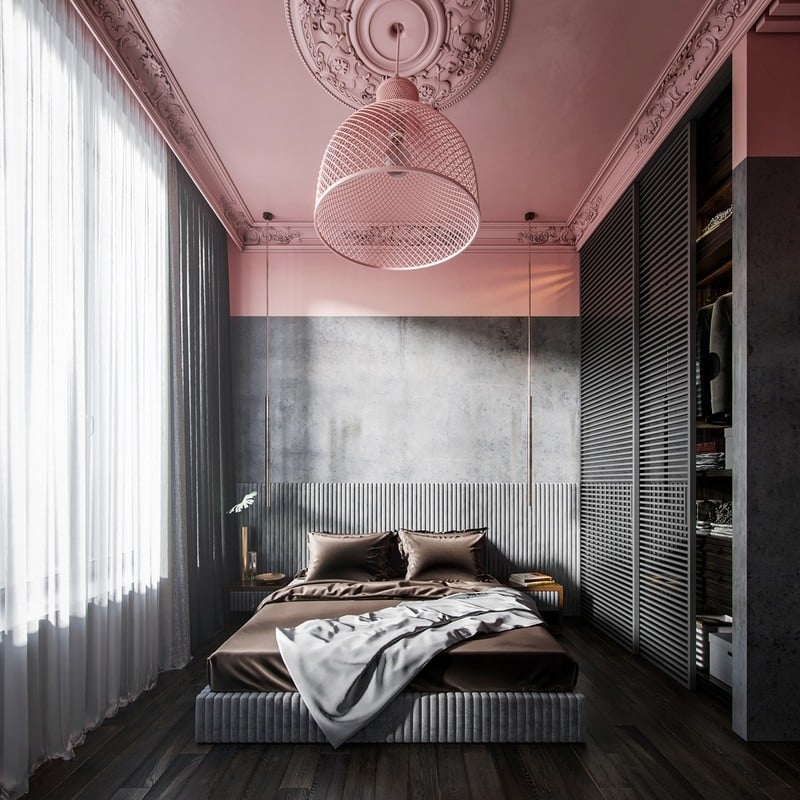 Hai màu sắc tưởng chừng như chẳng ăn nhập lại có thể kết hợp và tạo nên một căn phòng ngủ sang trọng. Cốt là nhờ chiếc đèn trang trí thả màu hồng size to với chụp đèn độc đáo.