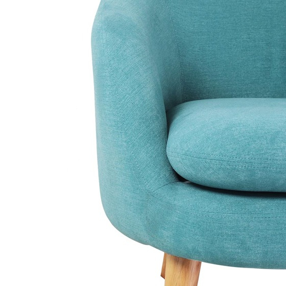 Chất liệu vải bọc ghế sofa đơn nhỏ sang trọng, bền bỉ, chống trầy xước tuyệt đối