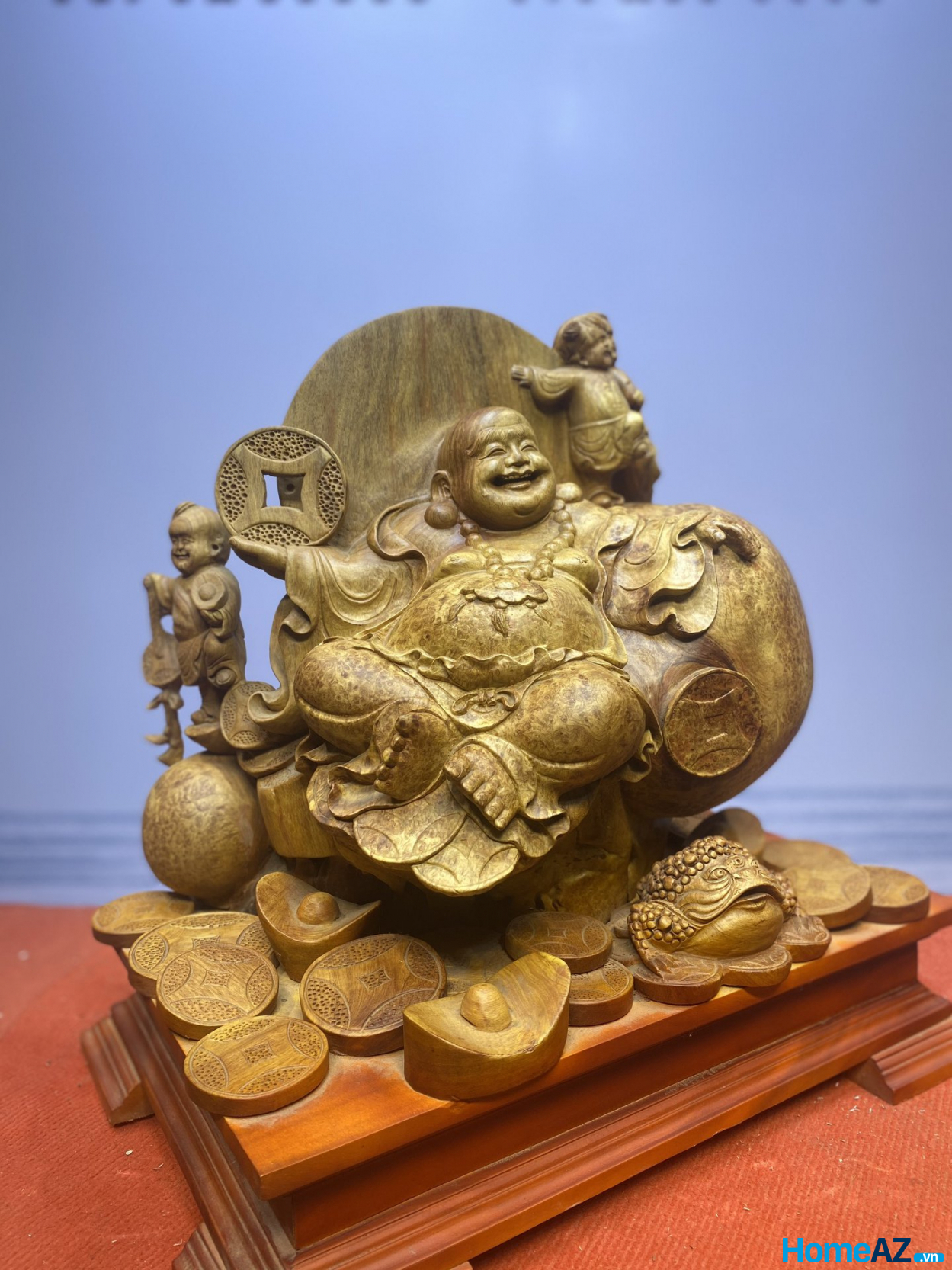 Tượng Phật Di Lặc bằng gỗ mang tới may mắn và bình an cho các gia đình