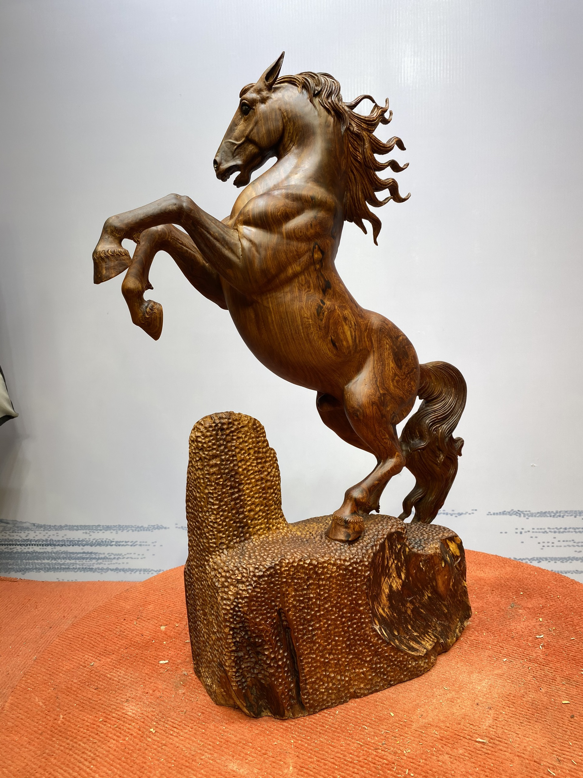 Tượng Ngựa Gỗ Phong Thủy Cao Cấp | HomeAZ.vn