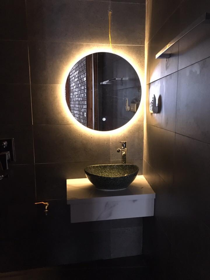 Gương Tròn Phòng Tắm Không Viền Có Đèn Led VG06 | HomeAZ.vn