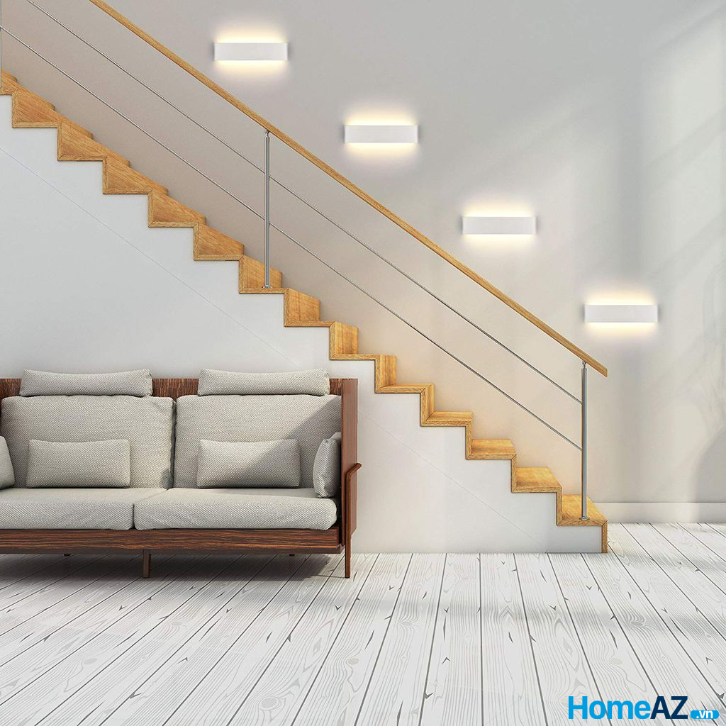 Không chỉ lưu ý tới kích thước đèn trang trí mà bạn cũng nên quan tâm tới phong cách của loại đèn tường cầu thang mình chọn có phù hợp với phong cách tổng thể của ngôi nhà mình hay không