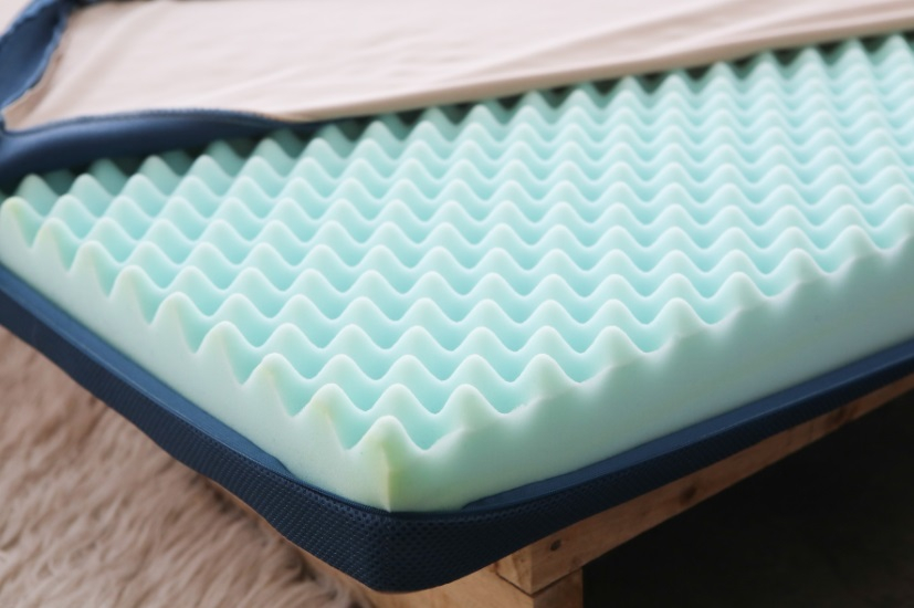 Nệm Foam Massage Nhật Bản Goodnight có bề mặt được thiết kế dưới dạng lượn sóng profile cutting