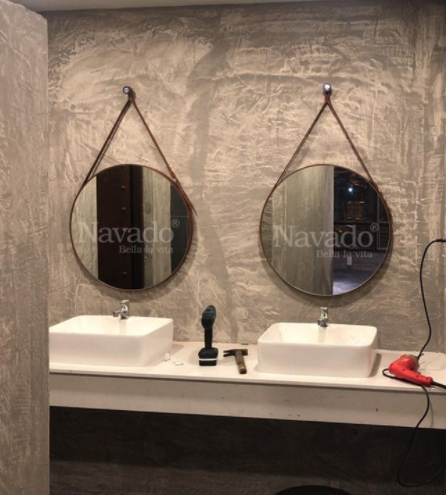 Gương Tròn Treo Tường Dây Da Nâu Trang Trí Phòng Tắm | HomeAZ.vn