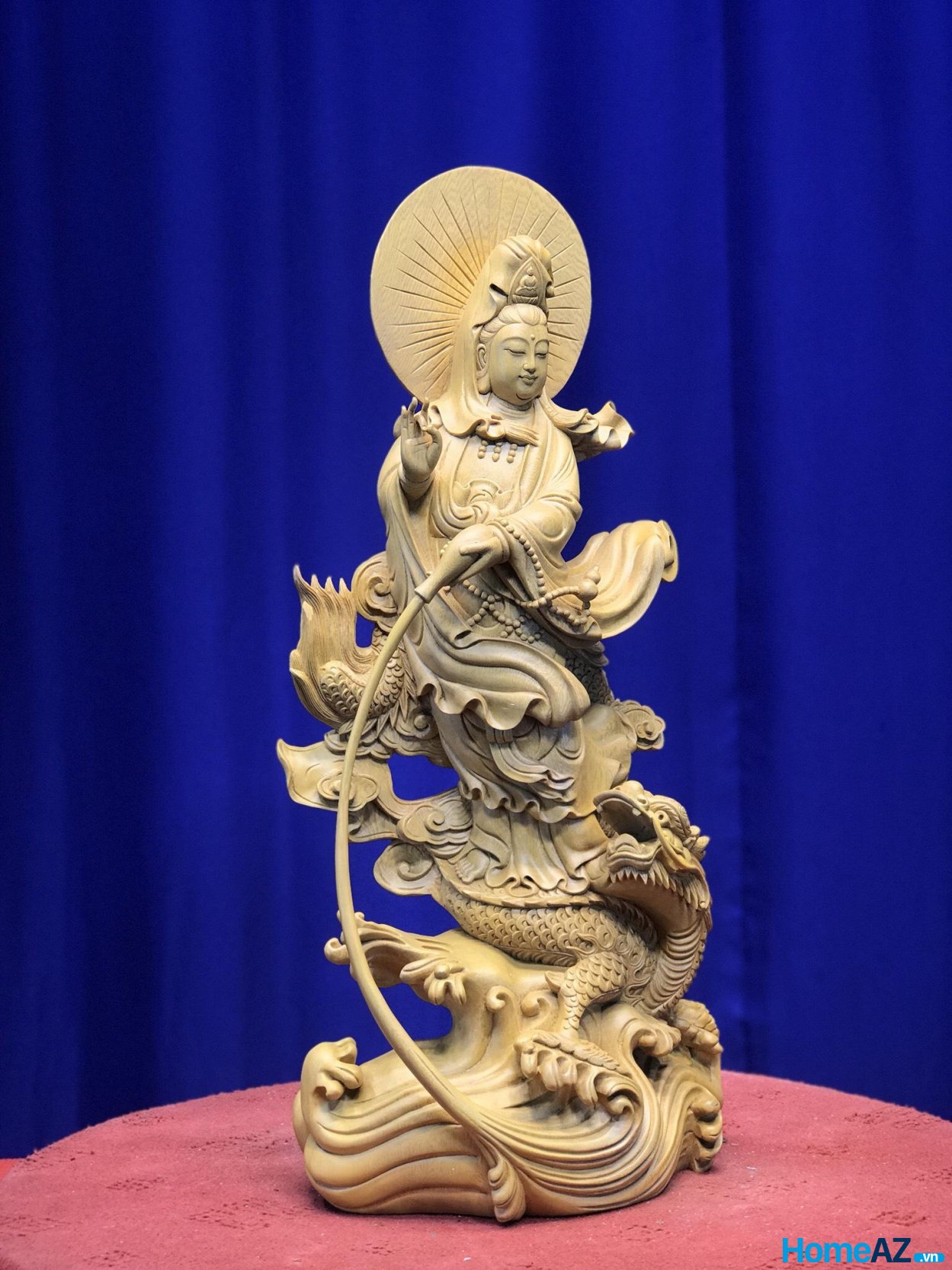 Tượng Phật Bà Quan Âm đứng rồng bằng gỗ vẫn là pho tượng được nhiều người ưa chuộng nhất từ xưa đến nay.