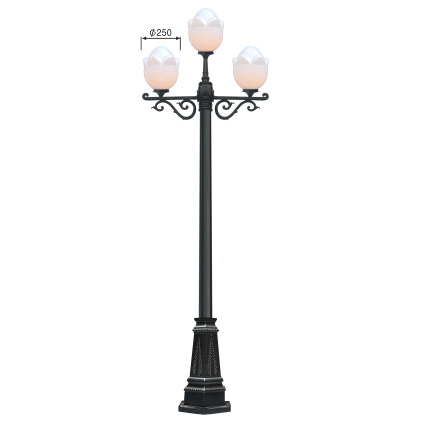 Cột đèn sân vườn cổ điển tầm cao thiết kế 3 bóng đèn sang trọng TRE 070