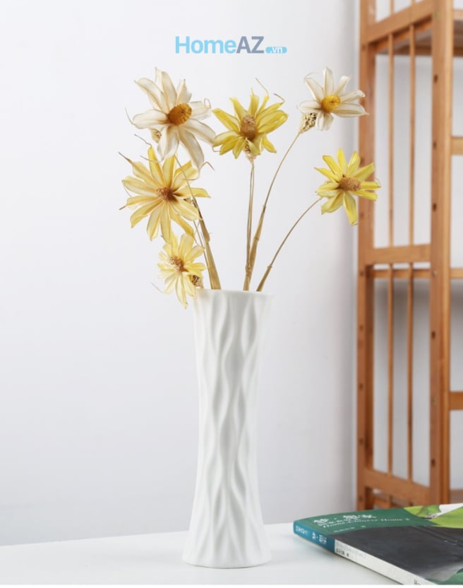 Bình cắm hoa gốm sứ trắng 17cm WAVIA cao cấp mã AZBLH010 sang trọng và nhã nhặn.