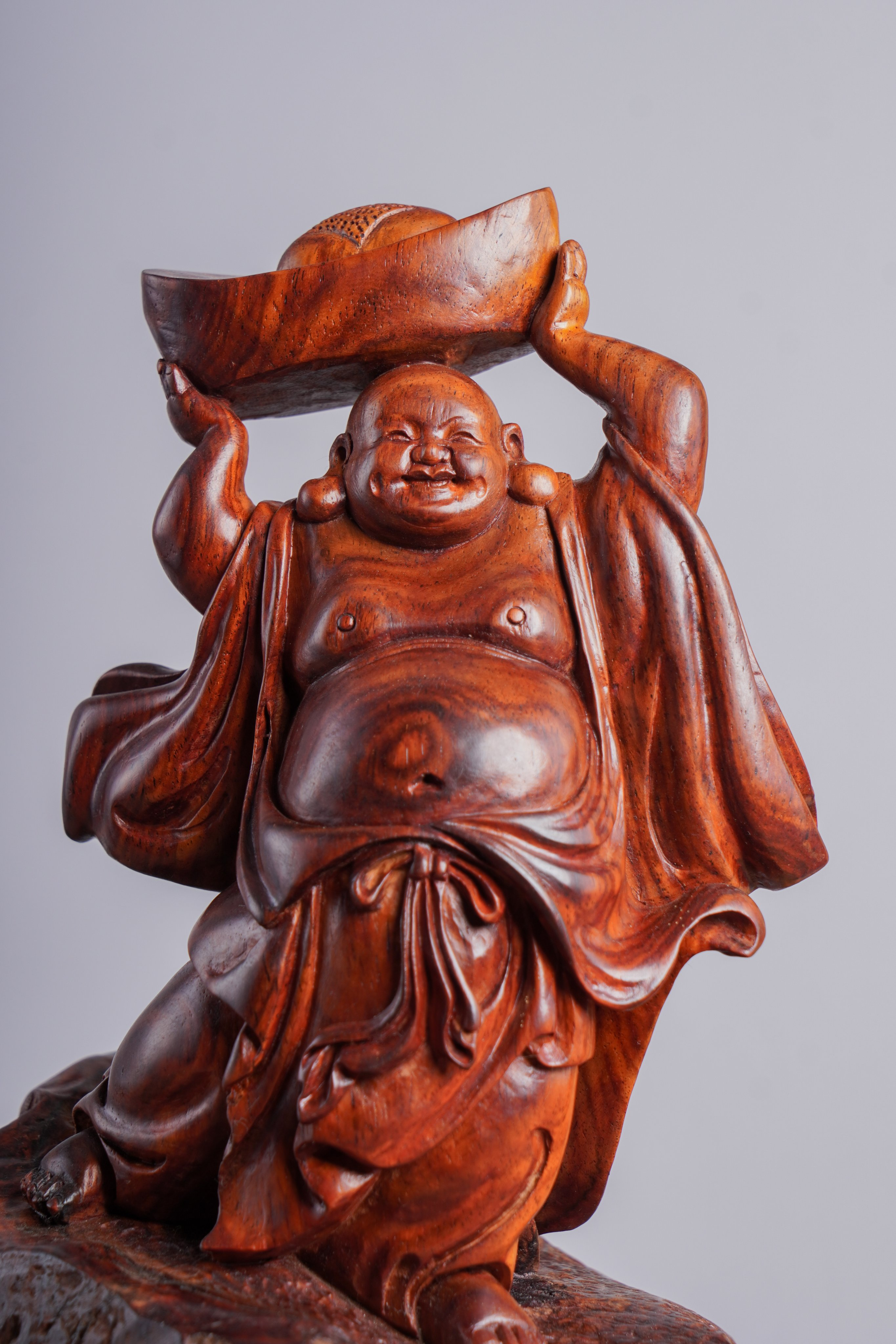 Tượng Phật Di Lặc Gỗ Nu Trắc Cao 26cm | HomeAZ.vn