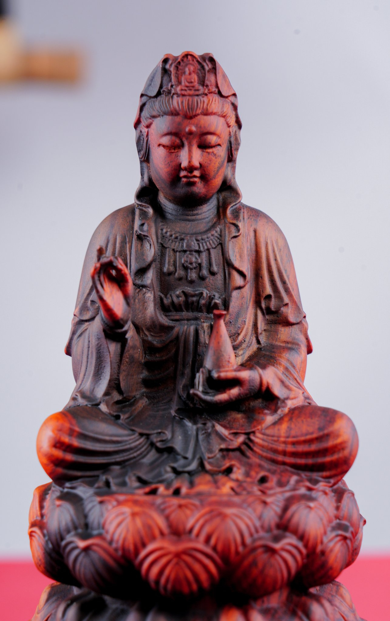 Tượng Phật Bà Quan Âm Gỗ Trắc Mini 15cm | HomeAZ.vn