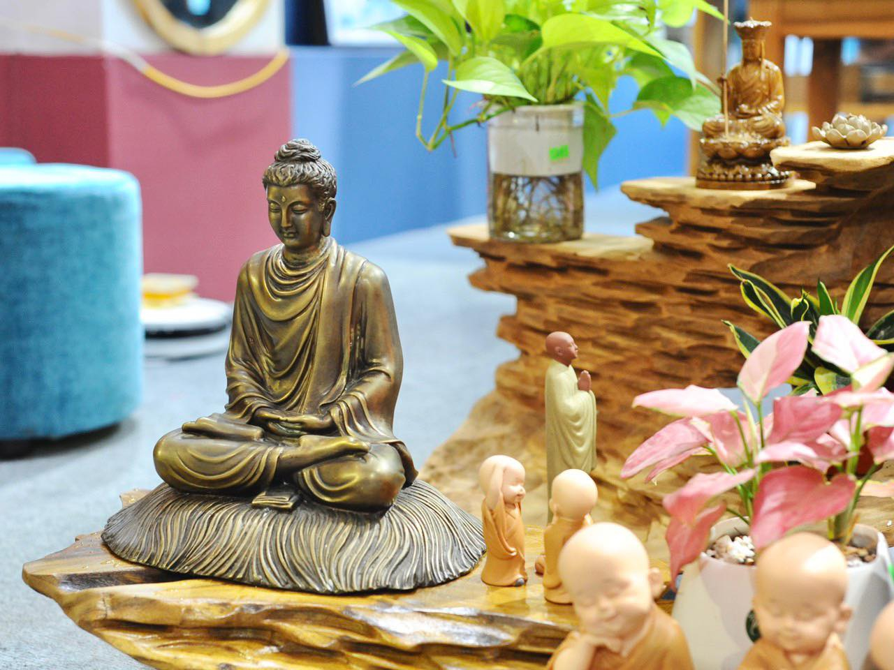 Tượng Phật Thích Ca Ngồi Thiền Trên Cỏ Kusa Bằng Đồng | HomeAZ.vn