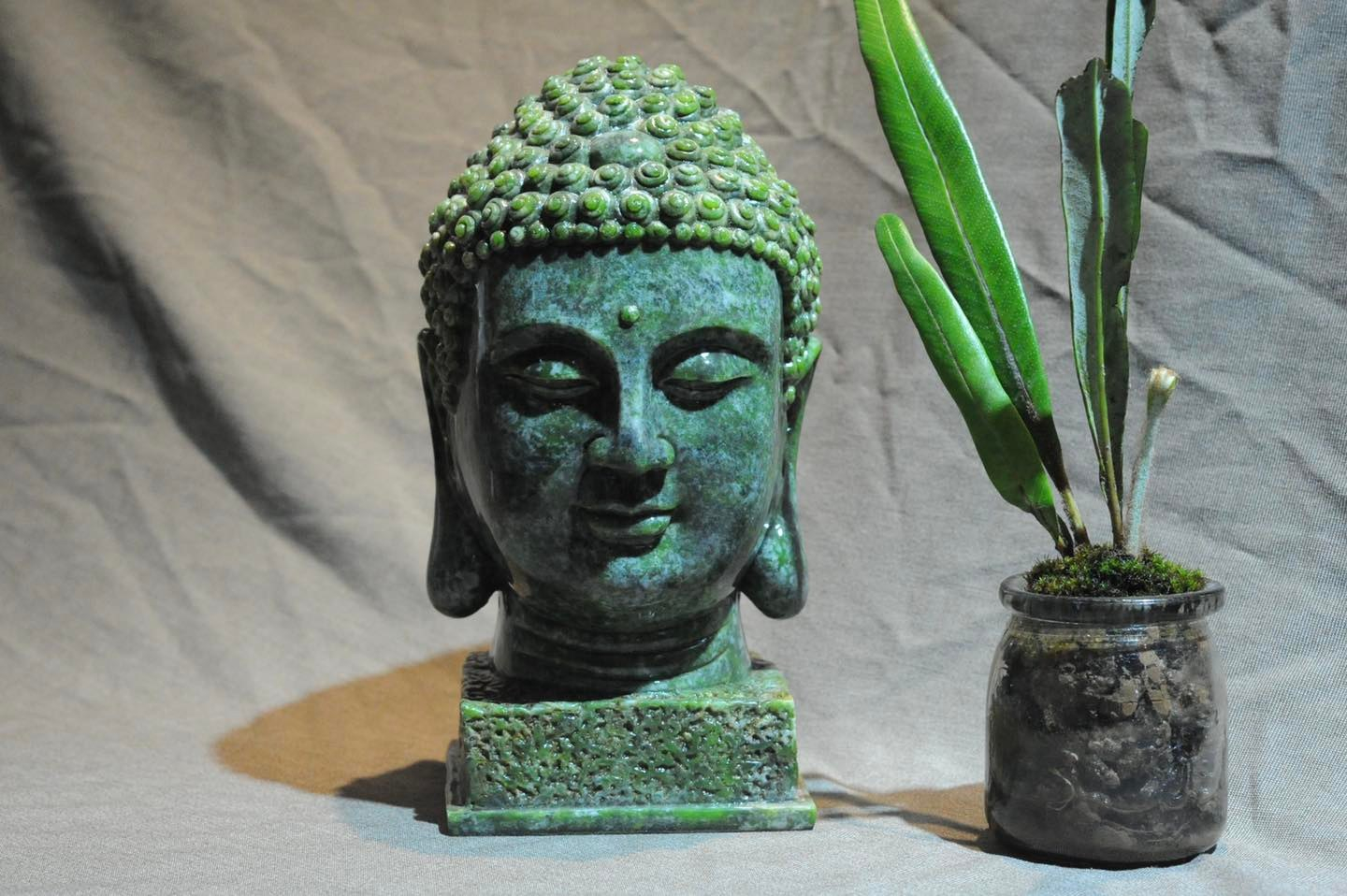 Tượng Phật Thủ Đá Xanh | HomeAZ.vn