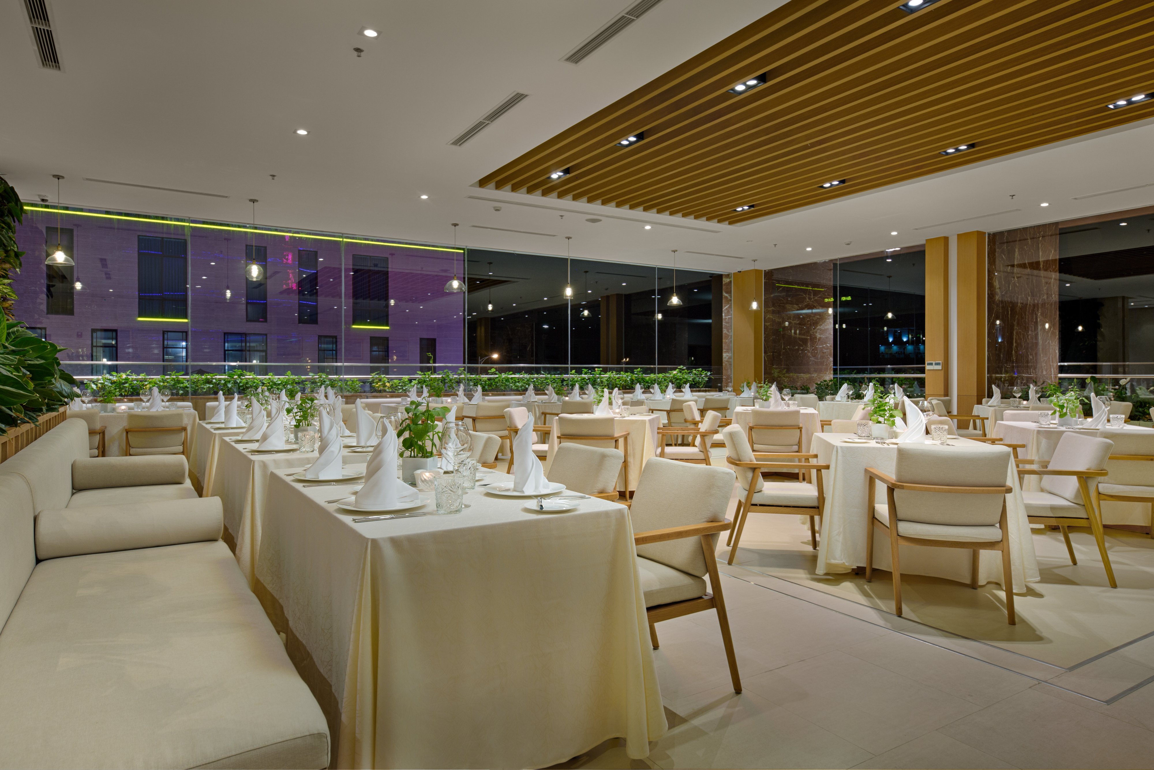 Savour Restaurant