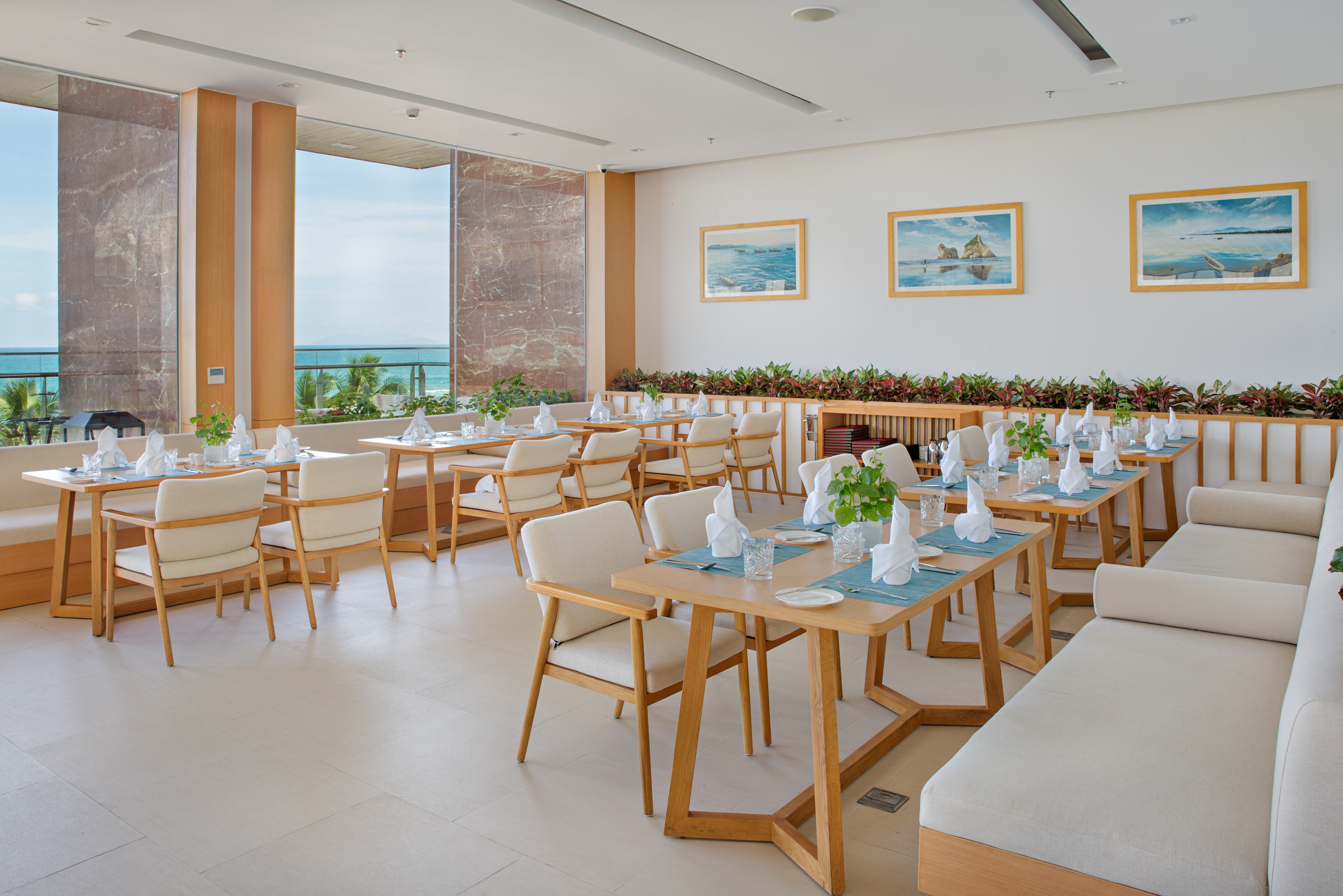 Savour Restaurant