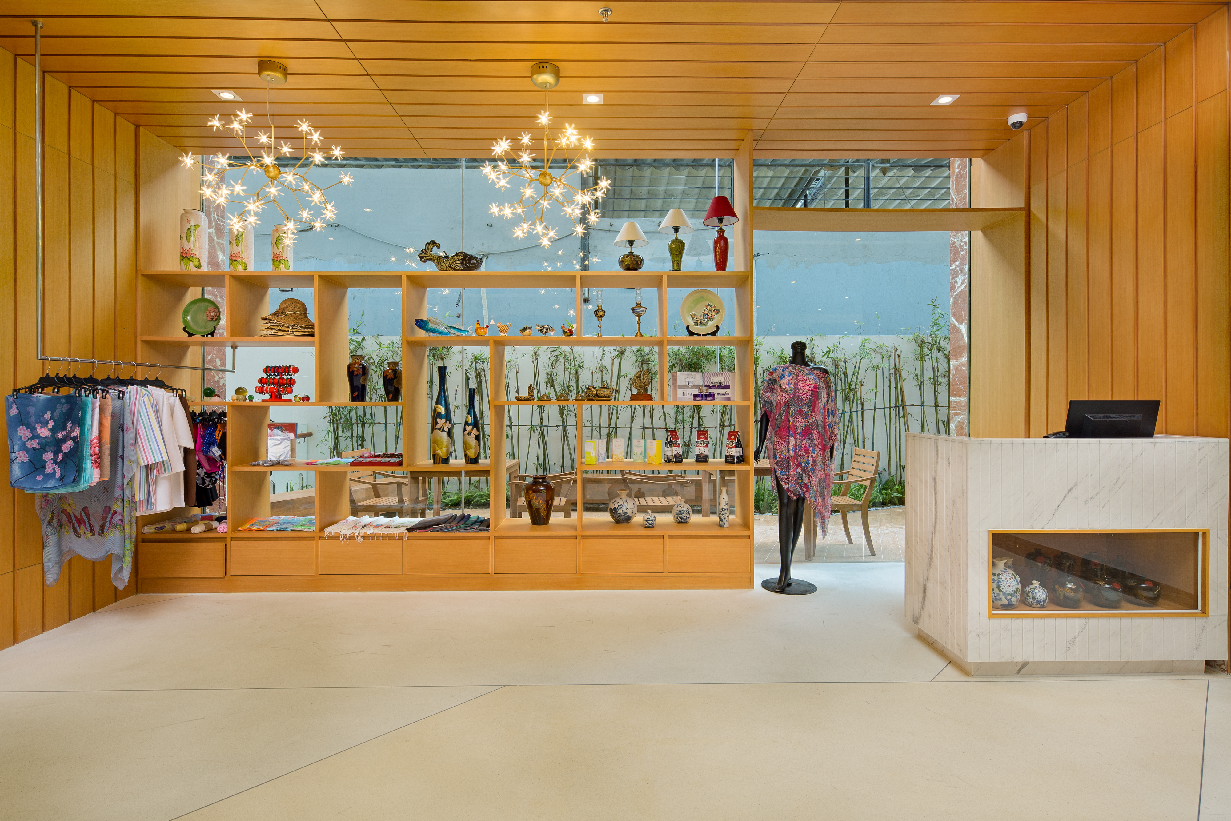 GIFT SHOP