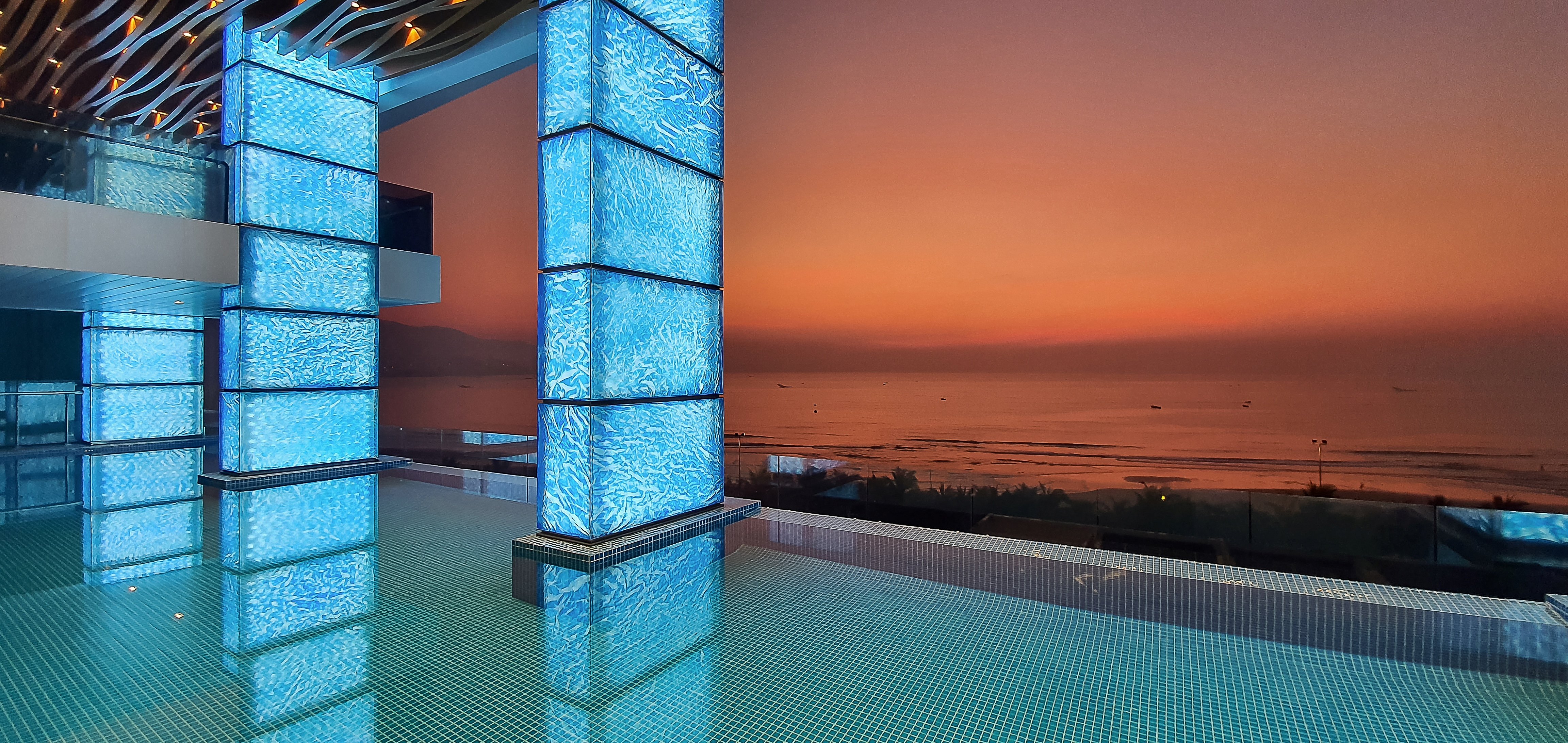 Inifnity Swimming Pool