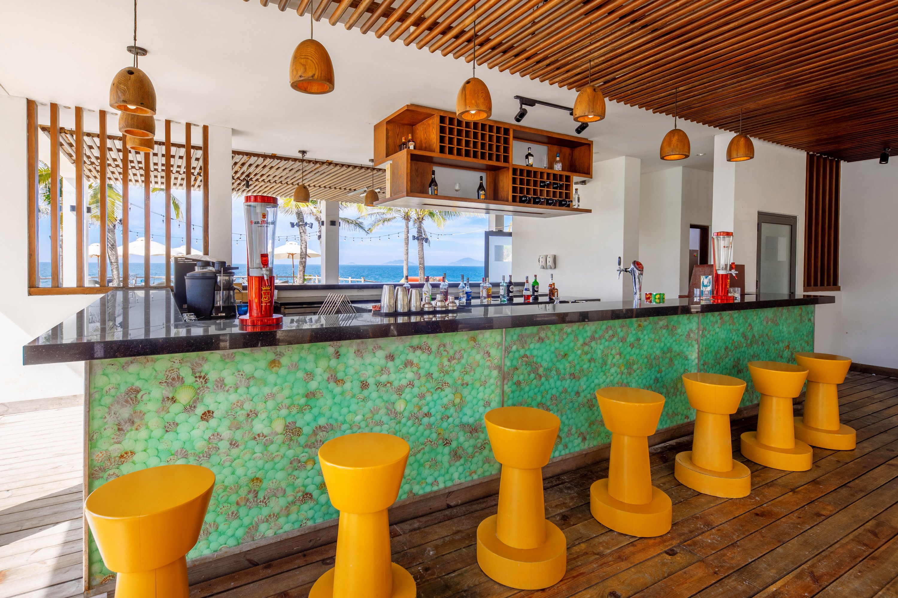 Pool Bar