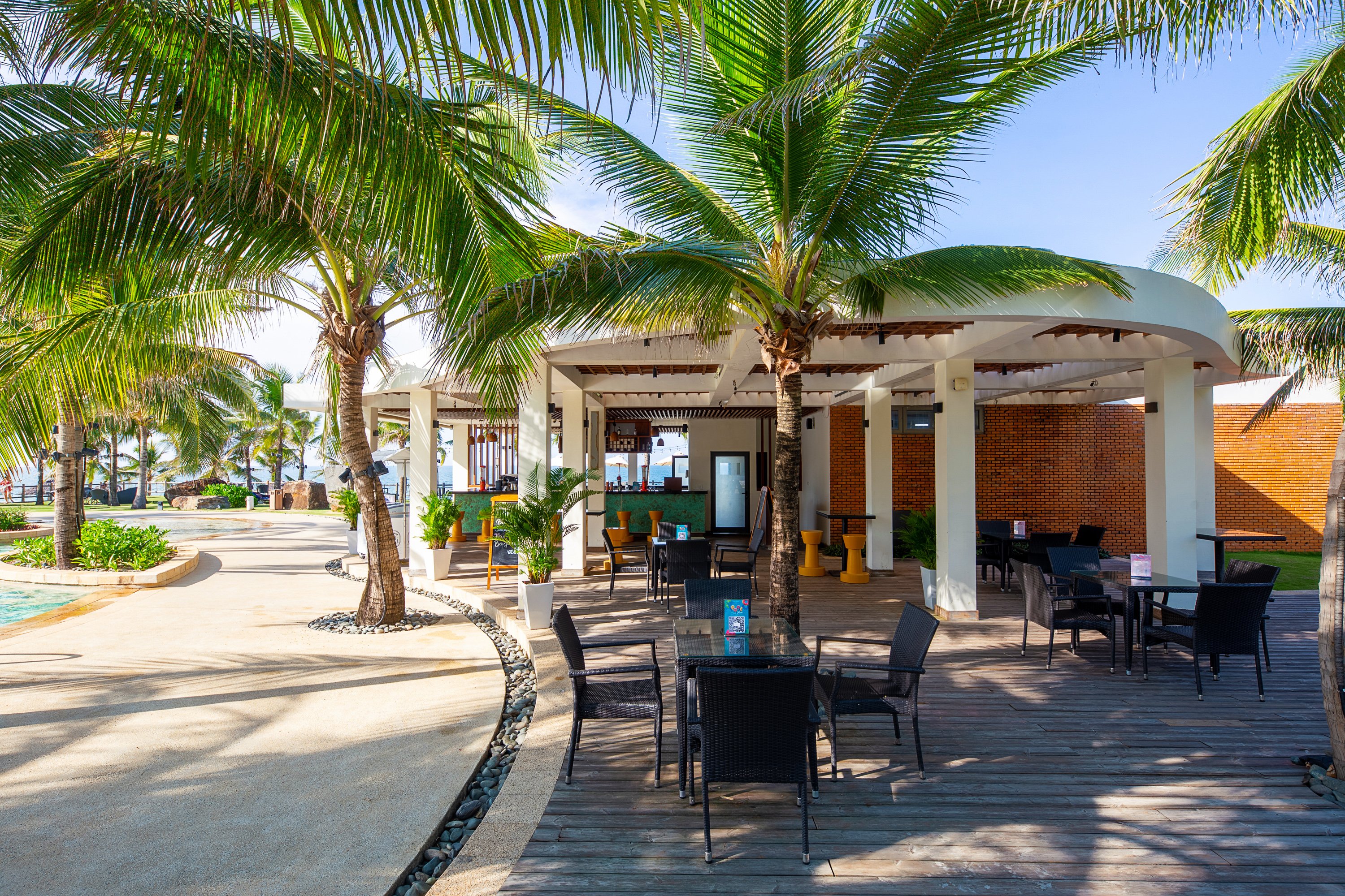 Pool Bar