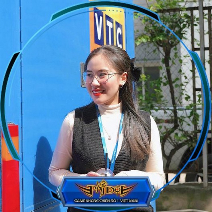 Linh Lisa sở hữu vẻ đẹp xinh xẻo. Ảnh: Facebook