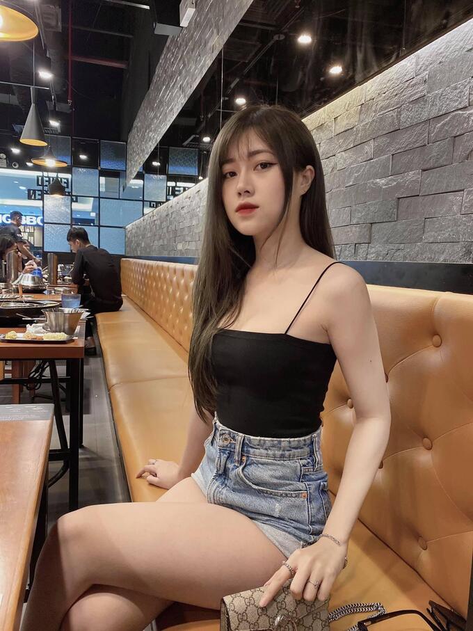 nu-streamer-thuy-tien-buc-xuc-khi-nhan-email-cong-viec-nhung-hoa-ra-lai-la-hinh-anh-quay-roi-cuc-ky-nhay-cam-b76-5783395