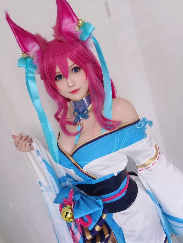 Nữ coser Kaddi Cosplay Ahri Chiêu Hồn Thiên Hồ 