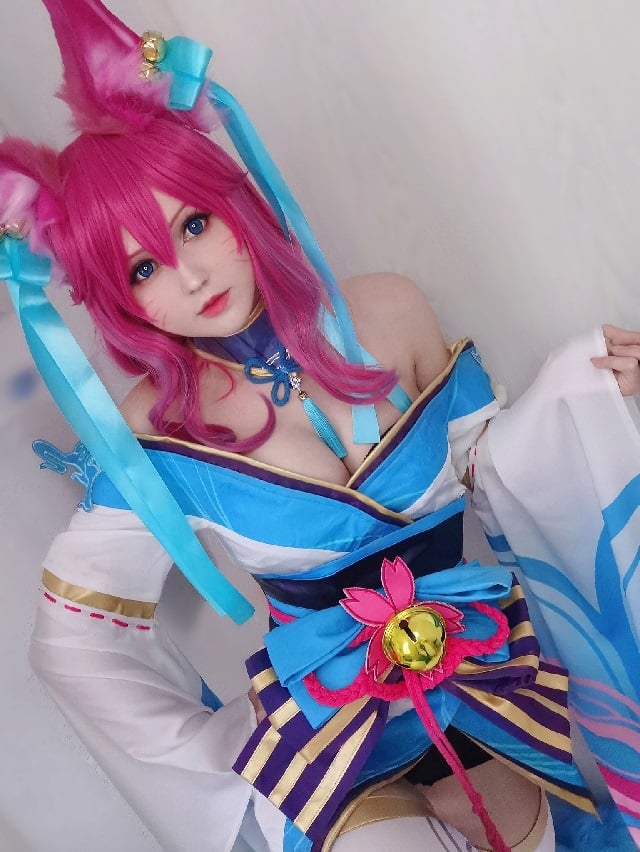 Nữ coser Kaddi Cosplay Ahri Chiêu Hồn Thiên Hồ (2)