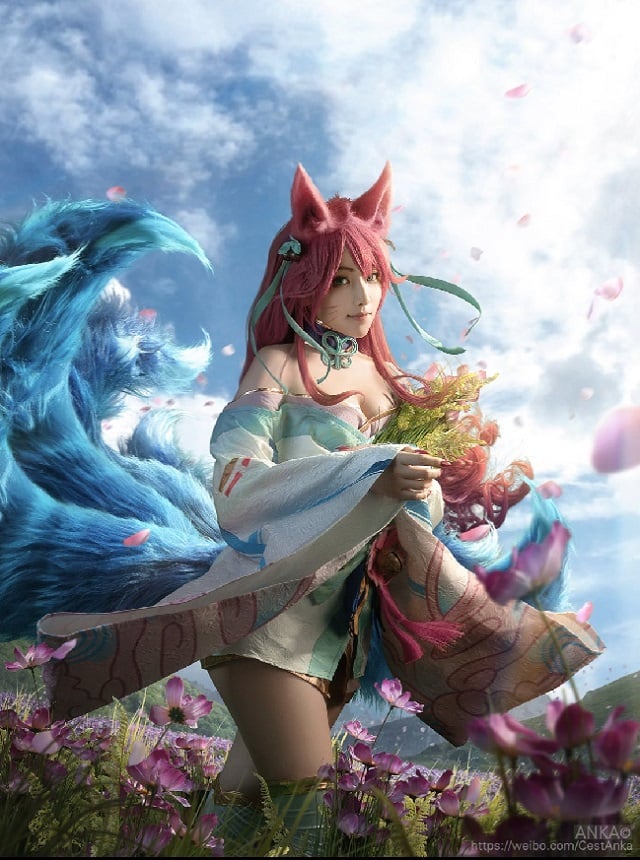 Nữ coser Meowkun Cosplay Ahri Chiêu Hồn Thiên Hồ 