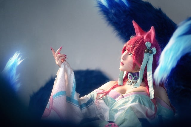 Nữ coser Meowkun Cosplay Ahri Chiêu Hồn Thiên Hồ (3)