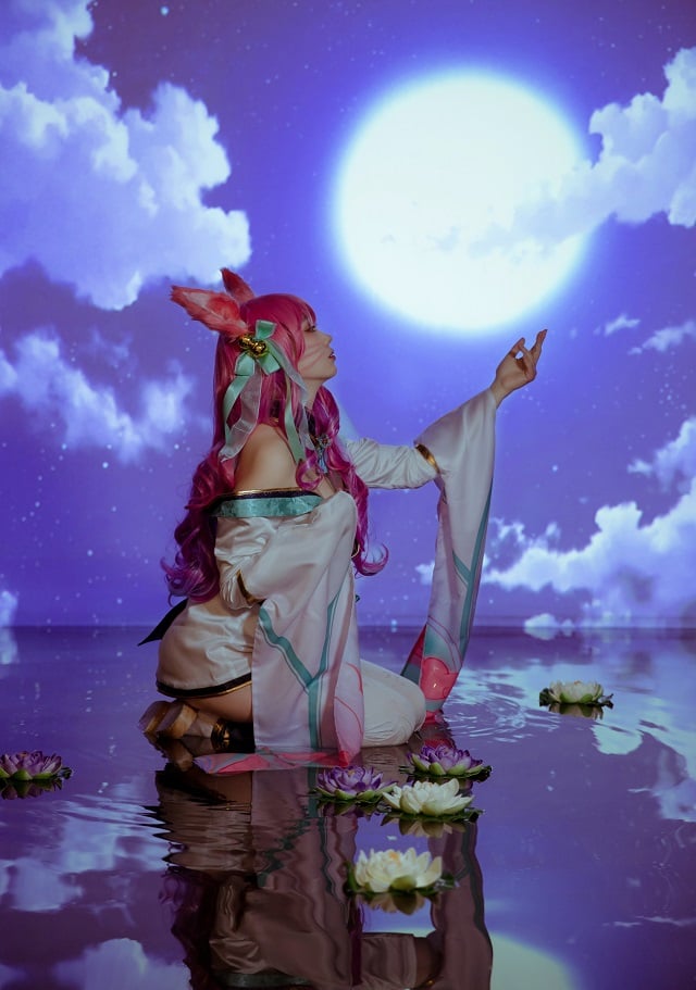 Nữ coser CoA Cosplay Ahri Chiêu Hồn Thiên Hồ 