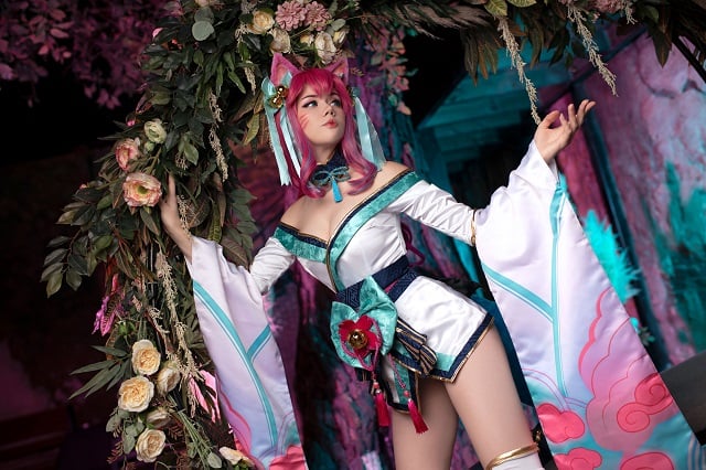 Nữ coser Koromi Cosplay Ahri Chiêu Hồn Thiên Hồ 