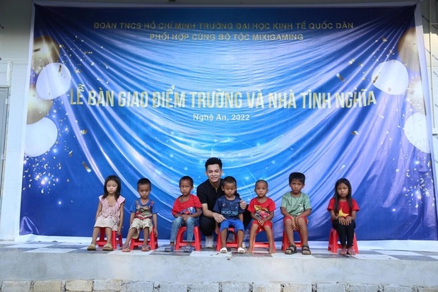 Độ Mixi từ thiện