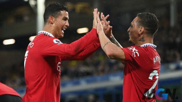 FIFA Online 4: So sánh hai mùa thẻ BTB và BWC của siêu sao Ronaldo