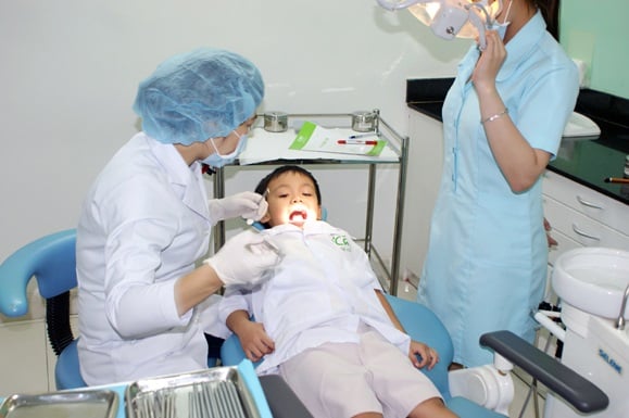 Bác sĩ nhổ răng khôn, trồng răng giỏi ở Hà Nội và lịch làm việc