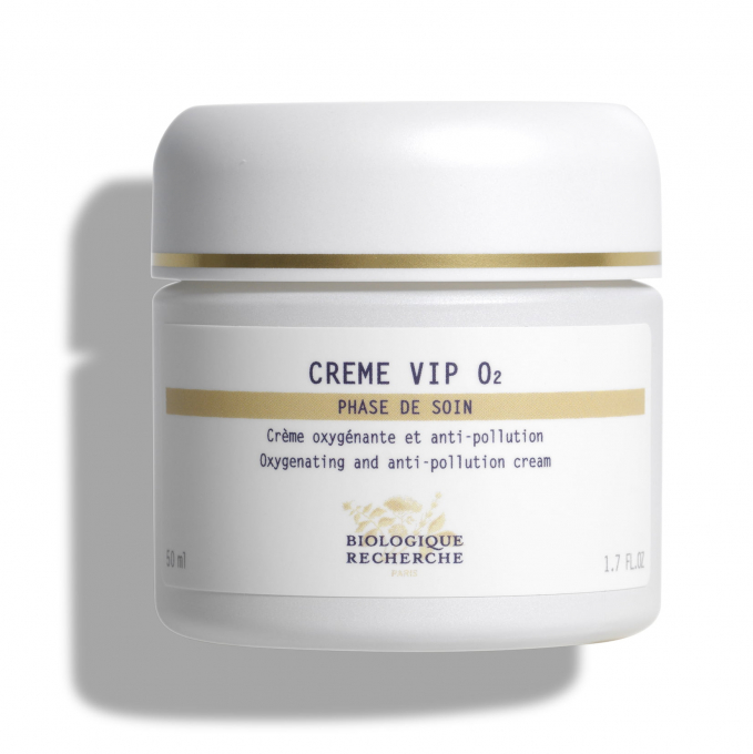 Cách dùng kem dưỡng căng sáng Creme Vip O2 dành cho mặt, cổ và ngực.